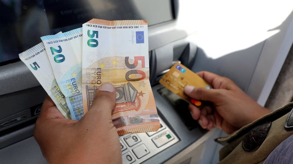 Démantèlement d'un réseau de fraudeurs déguisés en conseillers bancaires à Gréasque