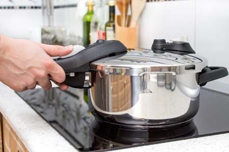 Découvrir la cocotte-minute : guide pratique et conseils indispensables