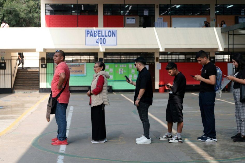 Les Péruviens aux urnes : un choix périlleux dans un contexte d'insécurité et de méfiance