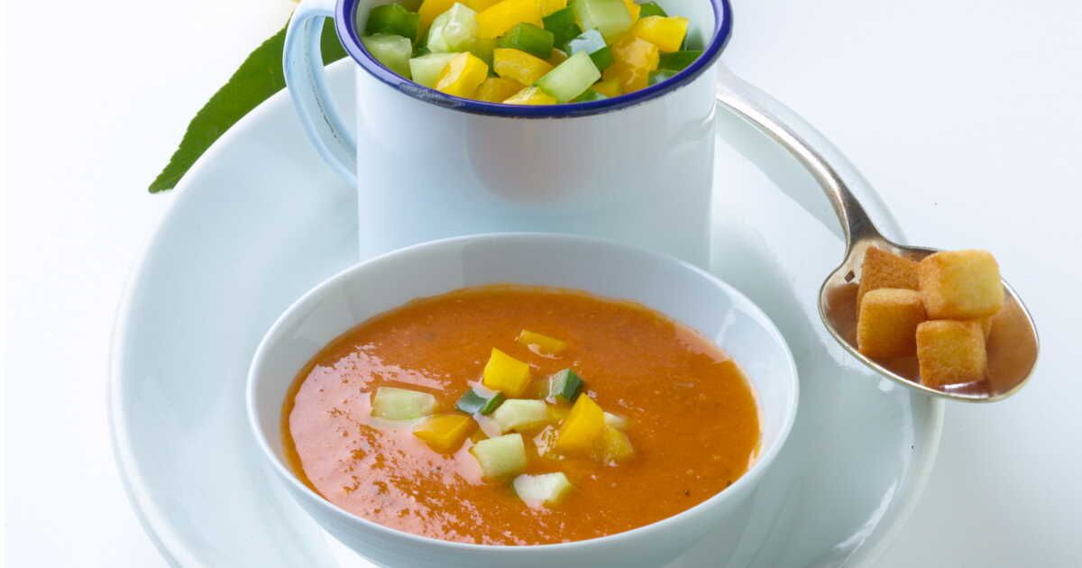 Un gaspacho glacé au thon : la fraîcheur en chaque cuillerée