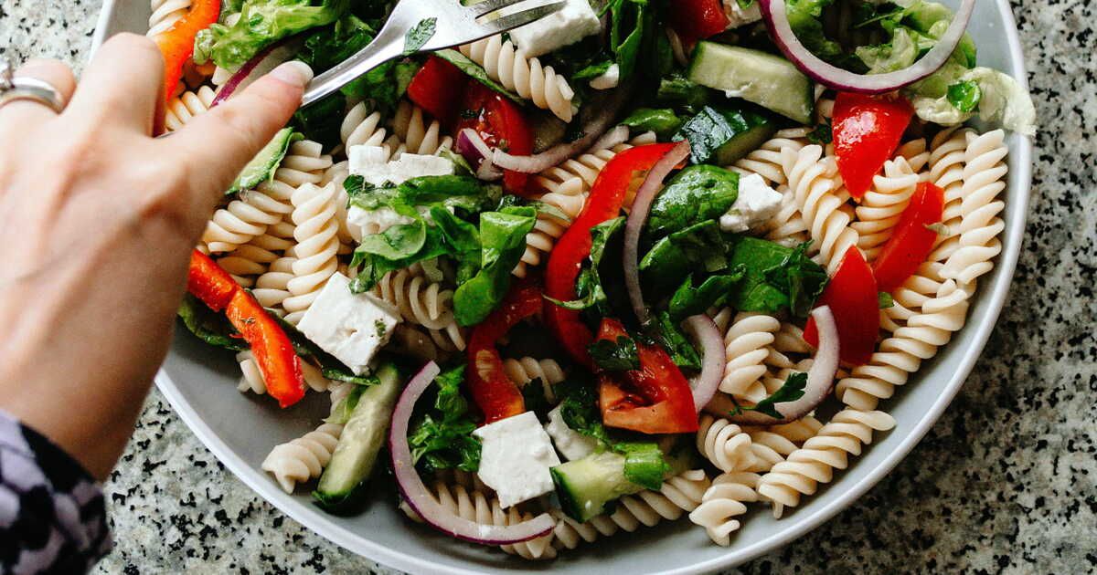 Une touche épicée pour vos repas : la salade de pâtes qui réveille vos papilles