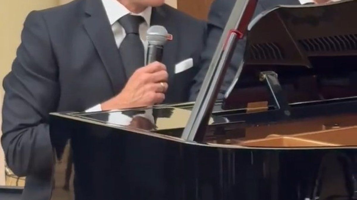 Emmanuel Macron chante "La Bohème" avec le président arménien lors d'un dîner à Erevan