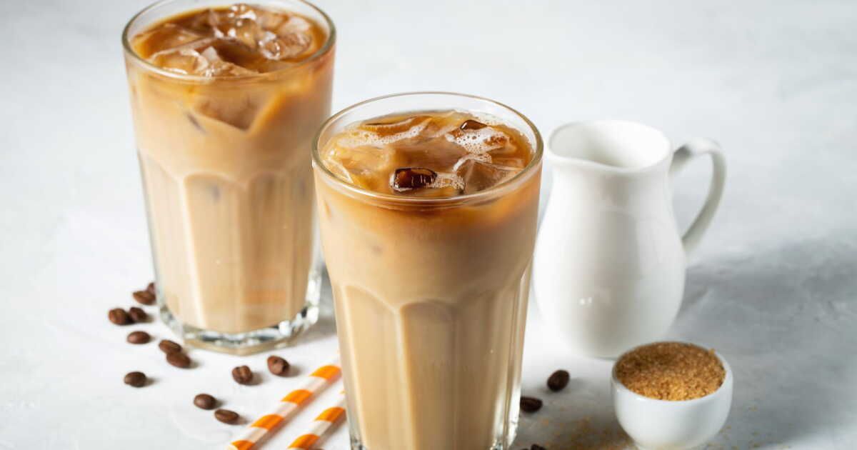 Dégustez le café frappé, la boisson glacée idéale pour l'été