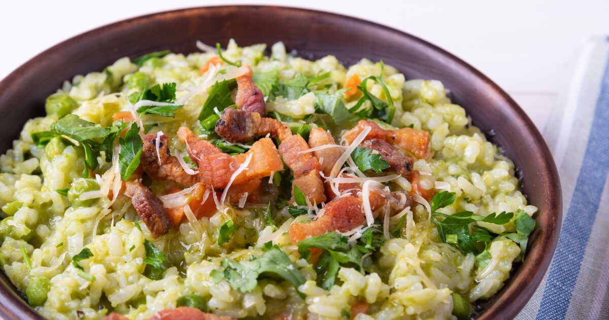 Un risotto printanier aux asperges et pancetta qui ravira vos papilles