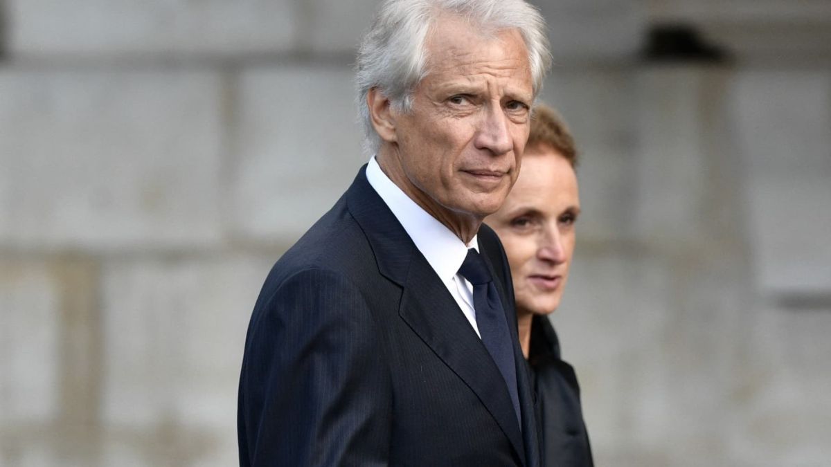 Villepin admet une erreur sur les statuettes : tensions politiques à l’horizon