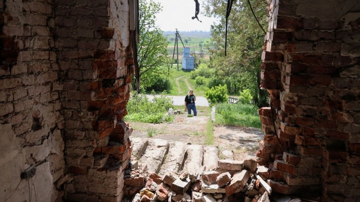 Violence nocturne en Ukraine : un mort et quatre blessés après des bombardements russes