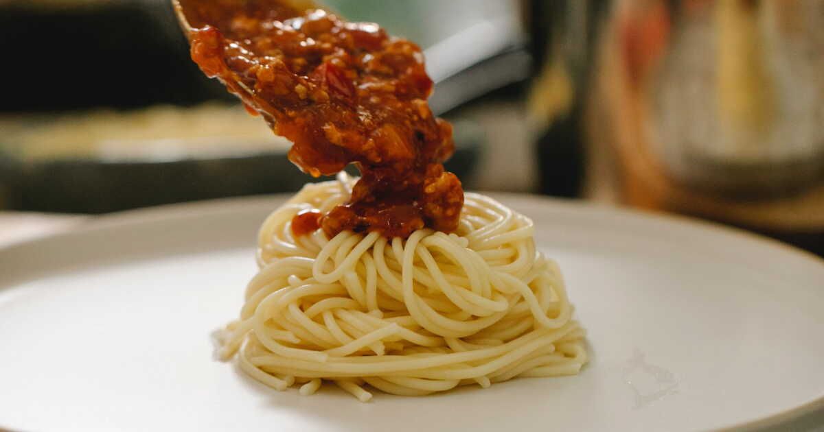 Découvrez la recette rapide des pâtes à la bolognaise en seulement 15 minutes