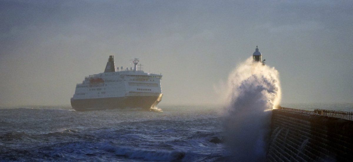 Panique en mer : le récit bouleversant des passagers d'un ferry en tempête