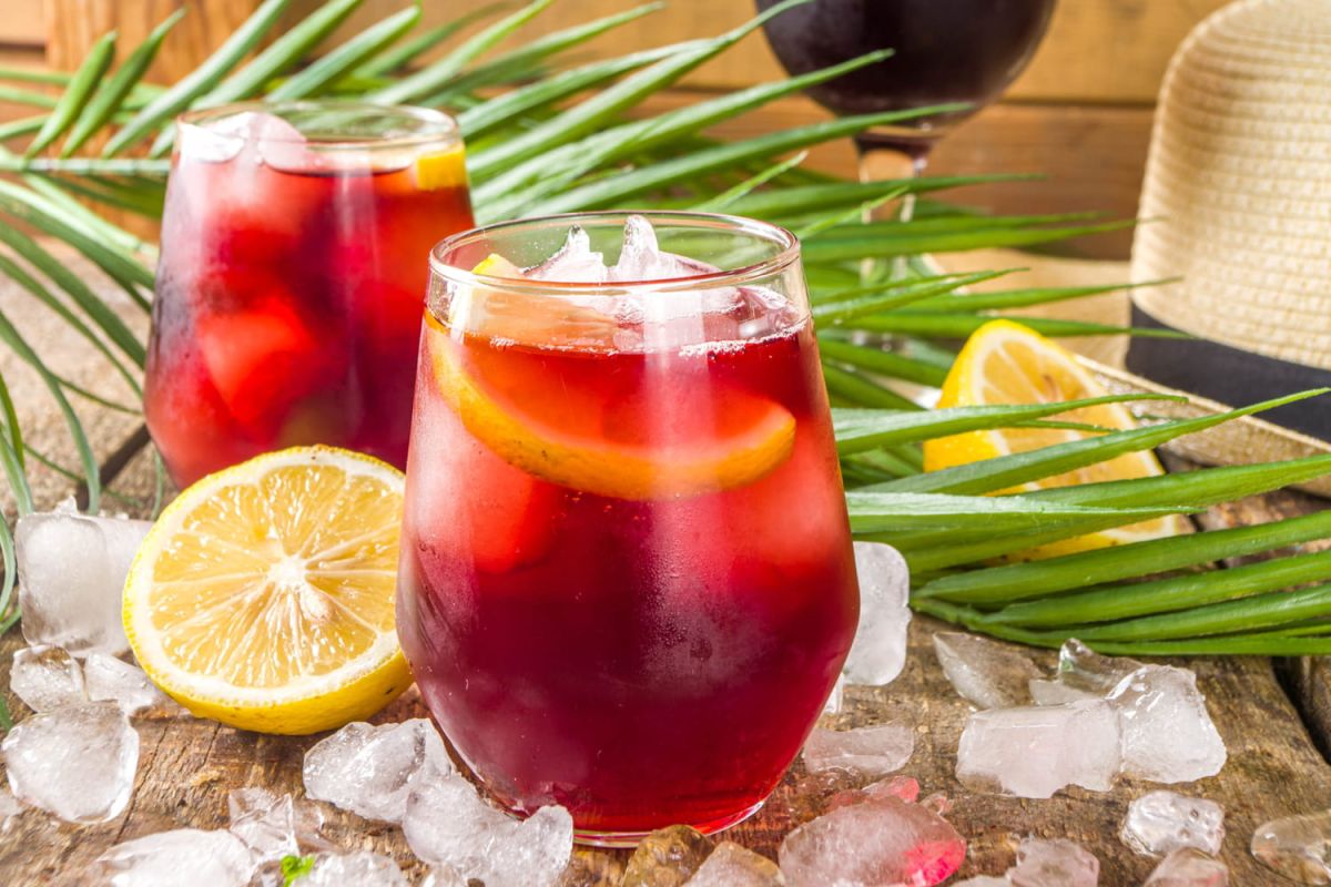 Le cocktail rafraîchissant qui séduit l'Espagne et fait de l'ombre à la sangria