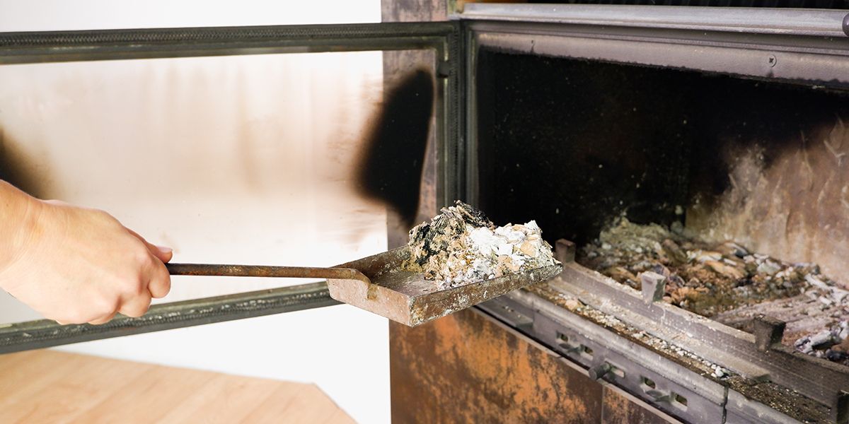 Les cendres de bois : 6 secrets de grand-mère pour une maison éclatante