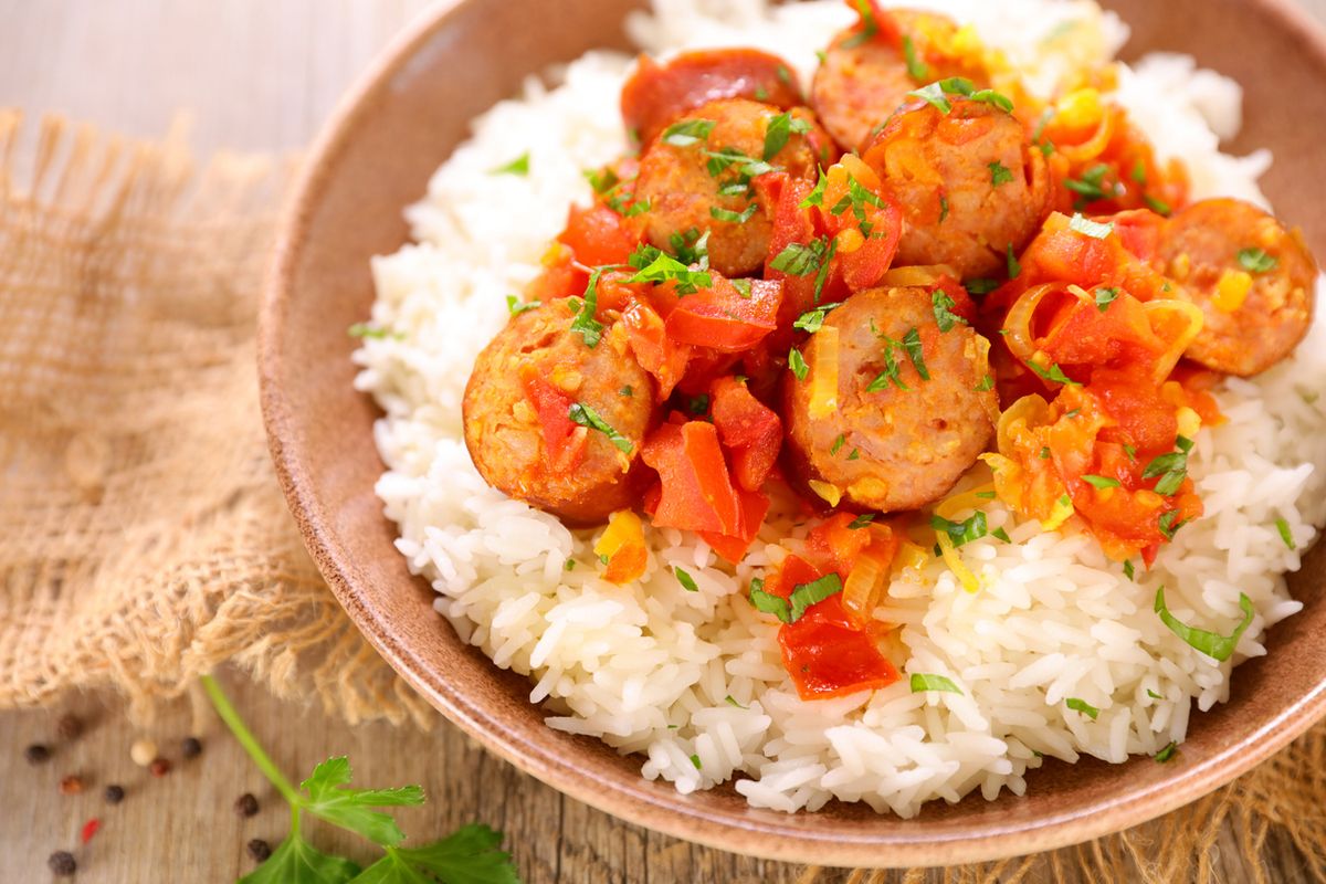 Découverte du rougail saucisses : un délice de La Réunion