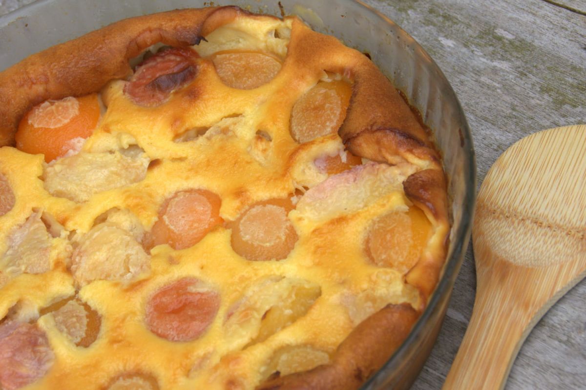 Cyril Lignac revisite le clafoutis avec des mirabelles à prix doux