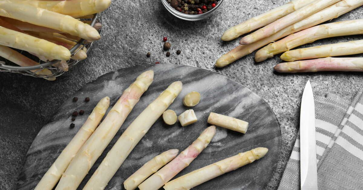 Découvrez la salade d'asperges blanches signée Cyril Lignac