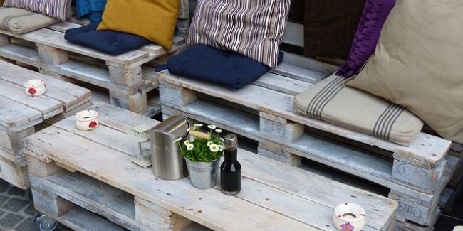 Créer un salon de jardin en palettes : astuces et conseils pratiques