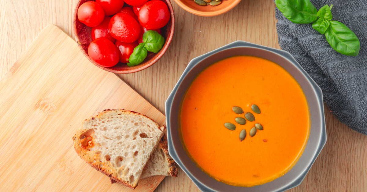 Savourez l'automne avec une délicieuse soupe aux légumes rôtis