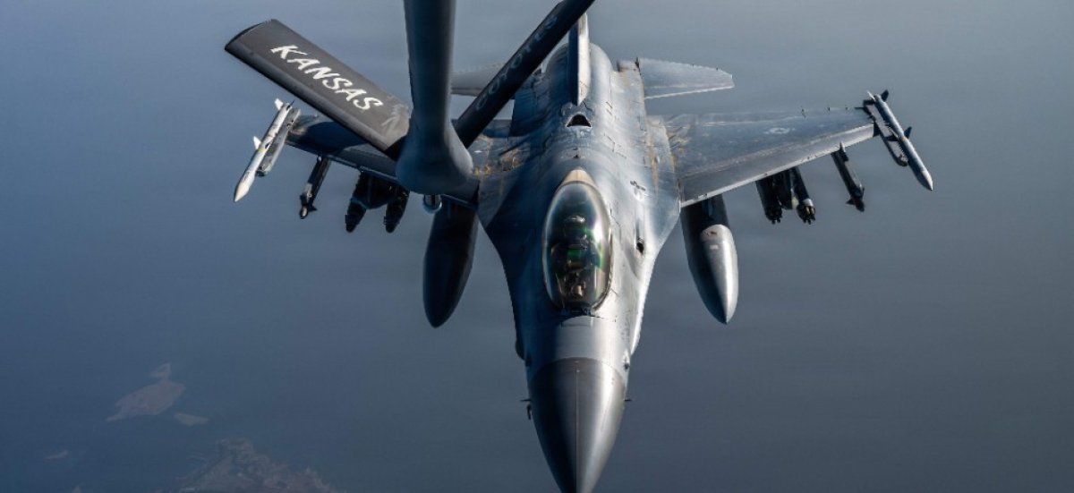 Les tensions s'intensifient au Moyen-Orient : attaques américaines et riposte iranienne