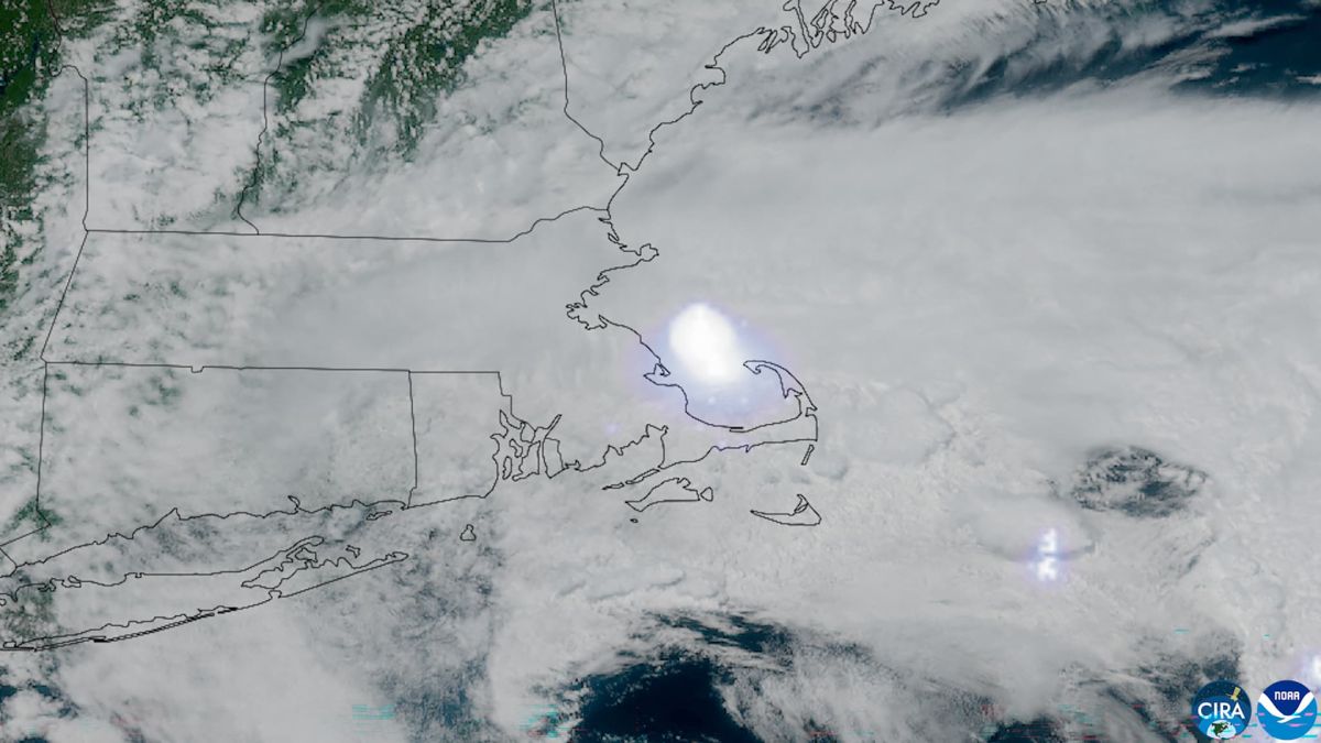 Un météore explose au-dessus des États-Unis, faisant trembler les maisons