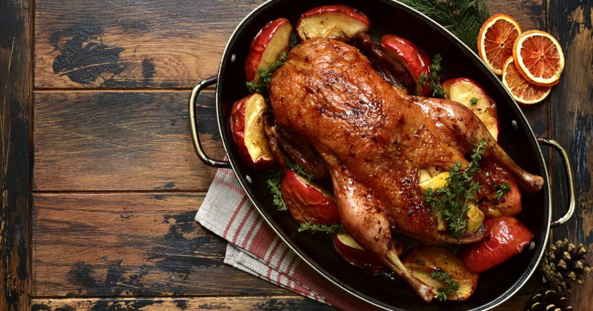 Savourez le poulet aux pommes et calvados : un délice normand pour dimanche