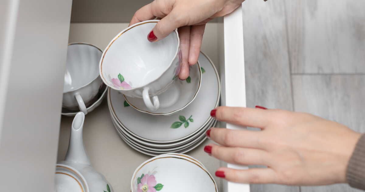 Peut-on mettre la vaisselle en porcelaine au lave-vaisselle ? Les conseils d'Harold Hessel