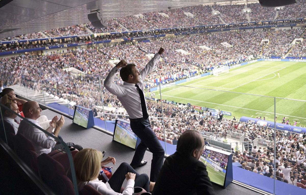 Présidentielle 2027 : le football, clé de la communication politique ?