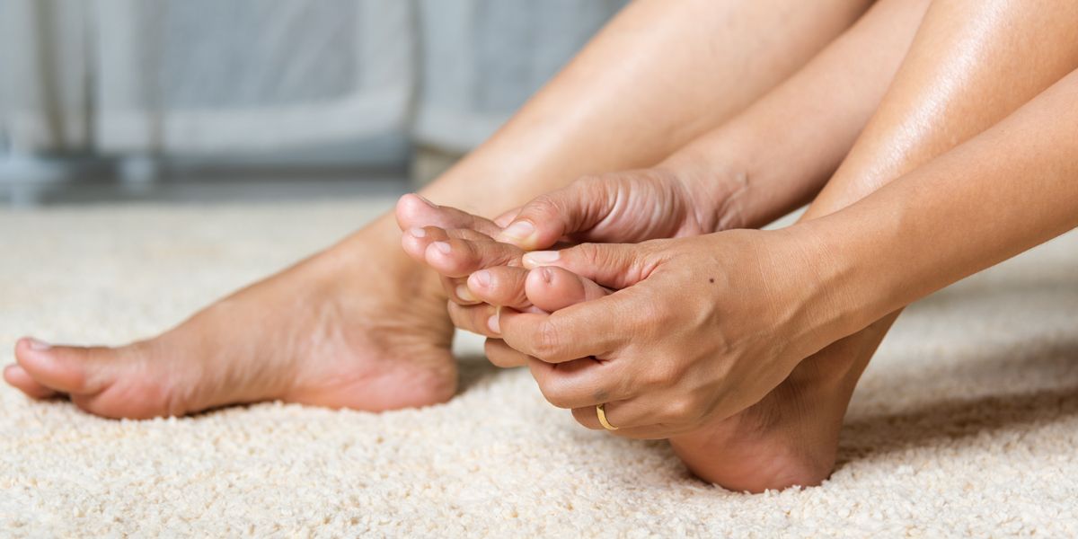 7 astuces pour chouchouter ses pieds après 60 ans
