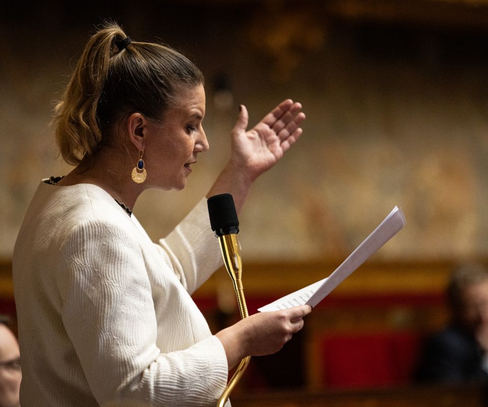 Mathilde Panot appelle à la démission de Gérald Darmanin après la tragédie de Lyhanna