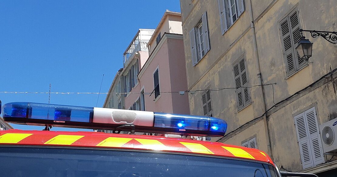 Accident dramatique à Ajaccio : un motard gravement blessé dans une collision