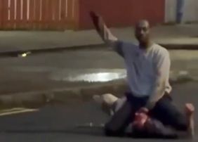 L'horreur d'une attaque au couteau à Belfast : un Soudanais en garde à vue