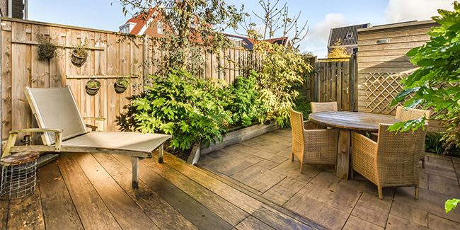 Transformez votre terrasse avec ces astuces modernes et abordables