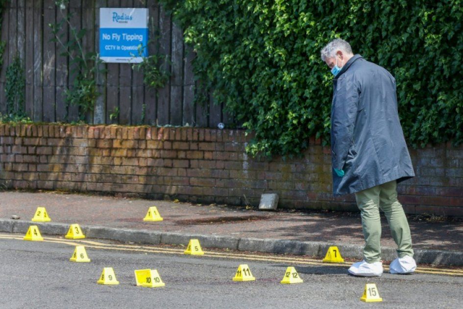 Des émeutes éclatent à Belfast suite à une attaque au couteau attribuée à un réfugié
