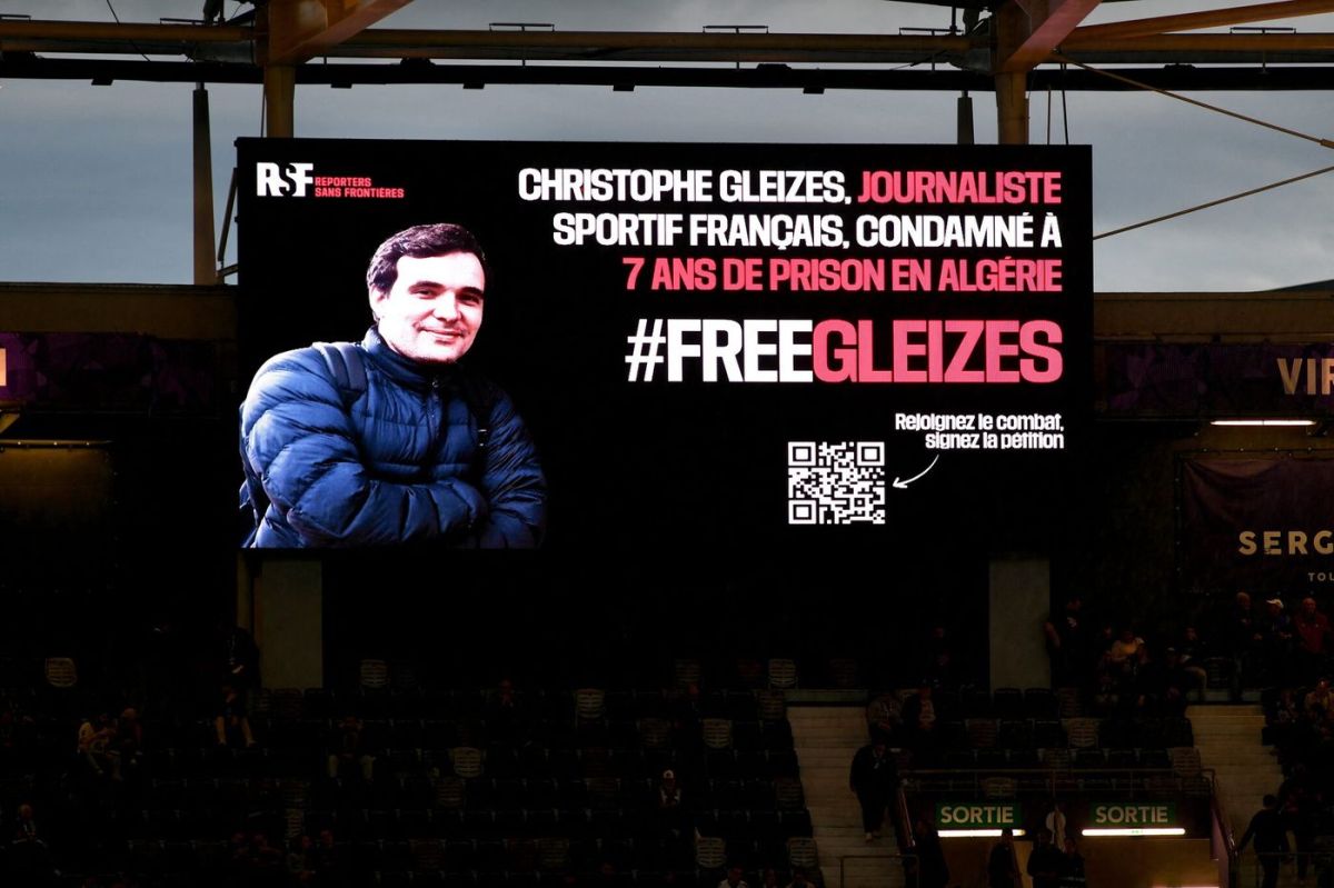 Christophe Gleizes, journaliste emprisonné, reçoit un soutien symbolique de la Fifa