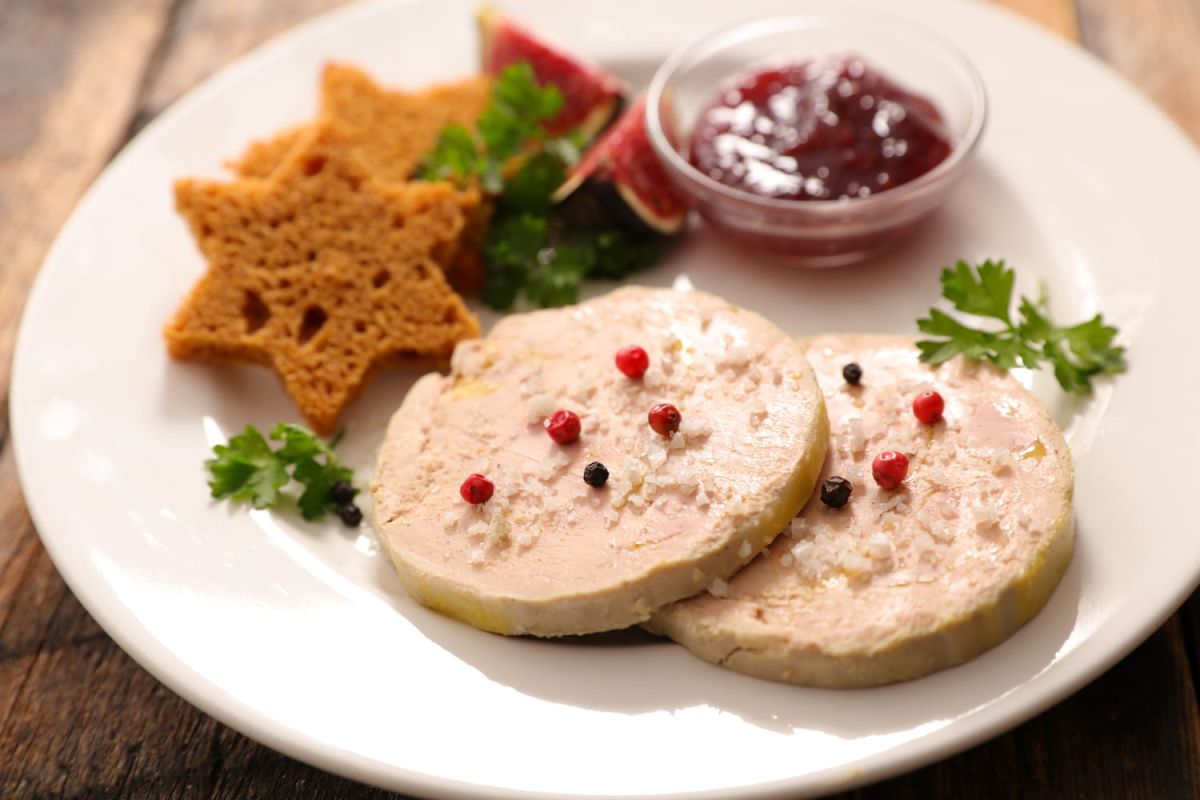 Cyril Lignac révèle sa recette de foie gras au micro-ondes : rapide et savoureuse