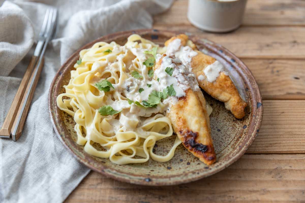 Poulet à la crème, ail et parmesan