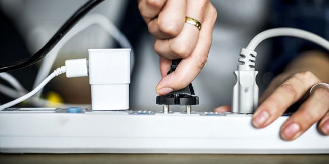 Comment cacher fils électriques et câbles de la maison ?
