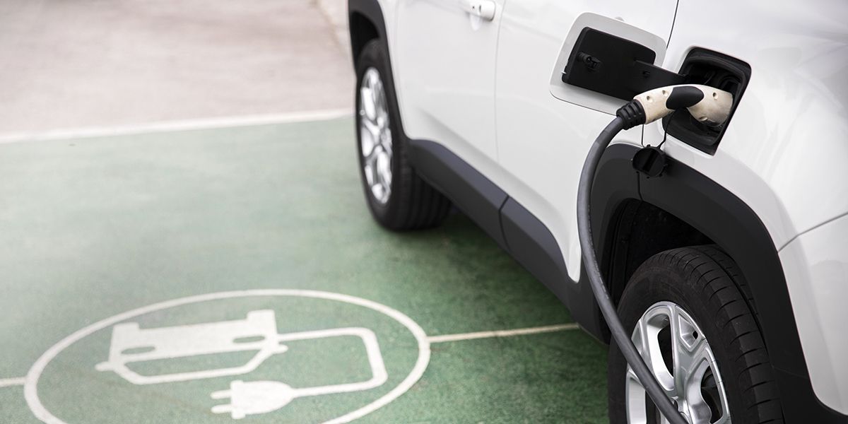 Optimiser la recharge de sa voiture électrique : astuces et conseils