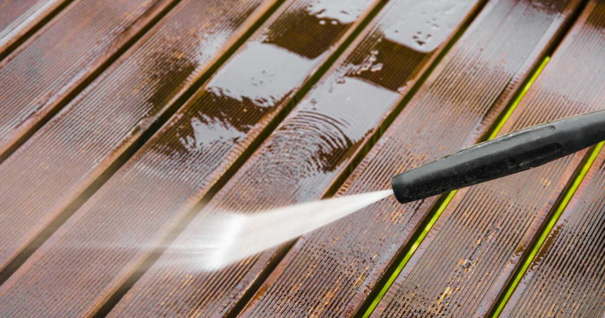 Nettoyer son balcon : quand utiliser le nettoyeur haute pression