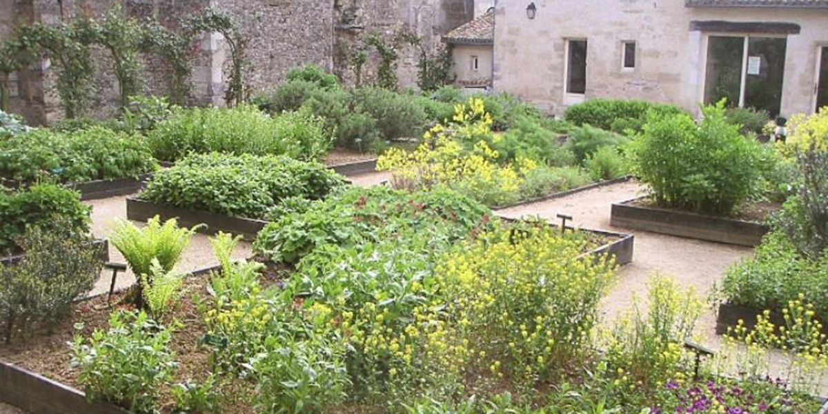 Les jardins de St Marc la Lande : un écrin de biodiversité