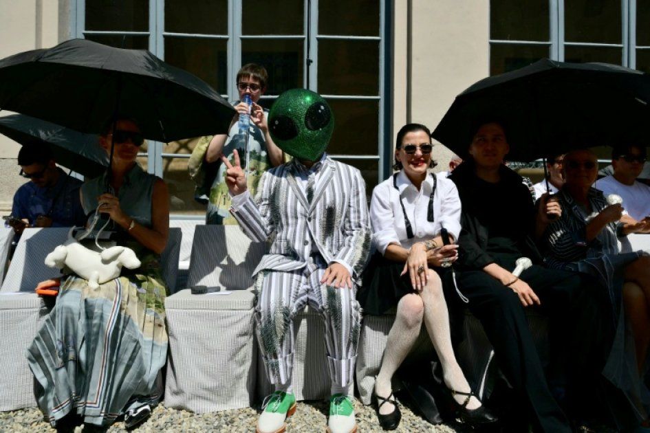 Thom Browne audacieusement introduit jupes et shorts masculins pour lutter contre la chaleur