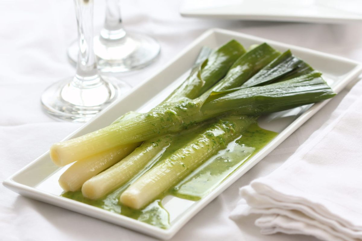 Une touche de créativité pour les poireaux vinaigrette de Cyril Lignac