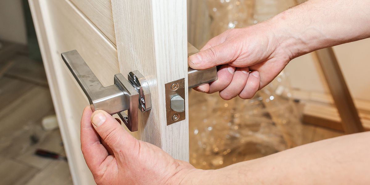 Changer une poignée de porte : un guide étape par étape