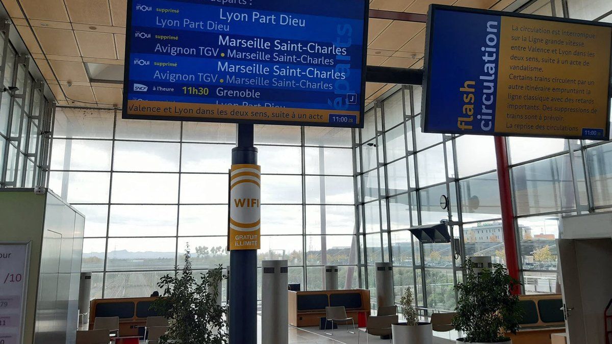 canicule : la sncf se prépare à des perturbations ce week-end selon jean castex