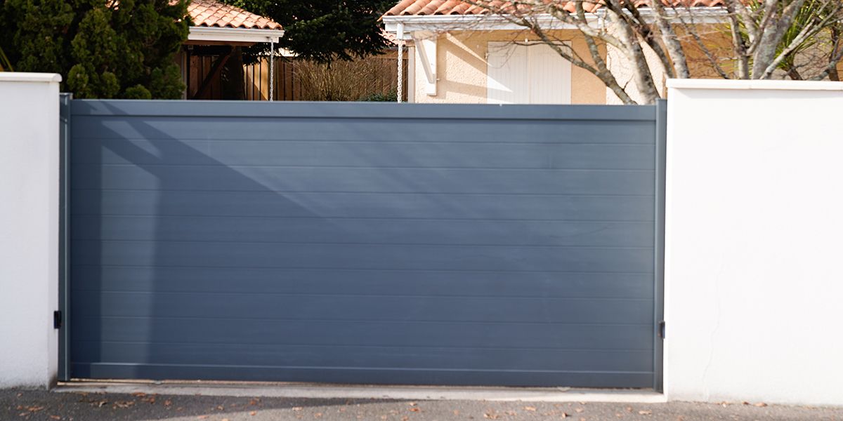 Comment choisir son portail électrique : guide complet et budget à prévoir