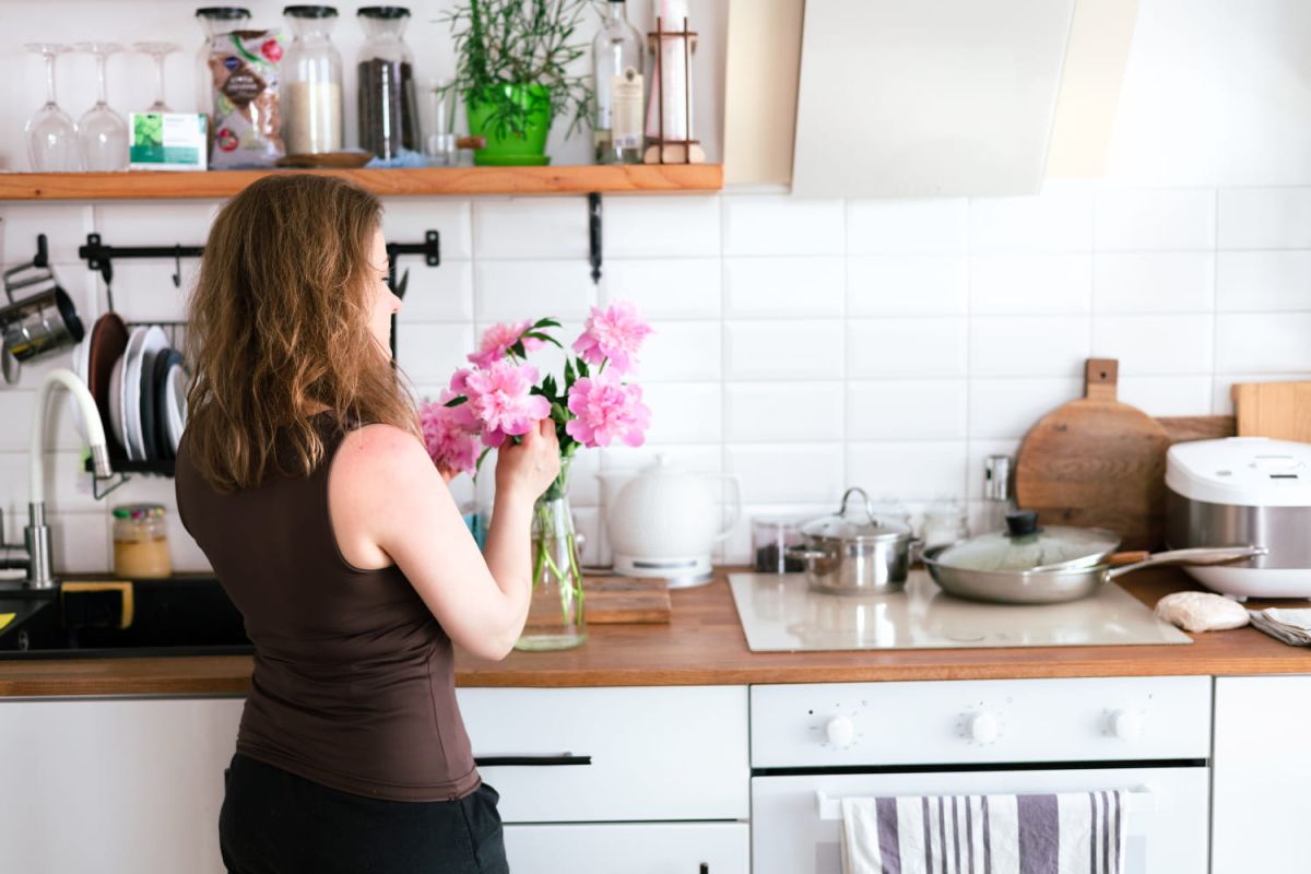 le geste essentiel pour prolonger la vie de vos fleurs en vase