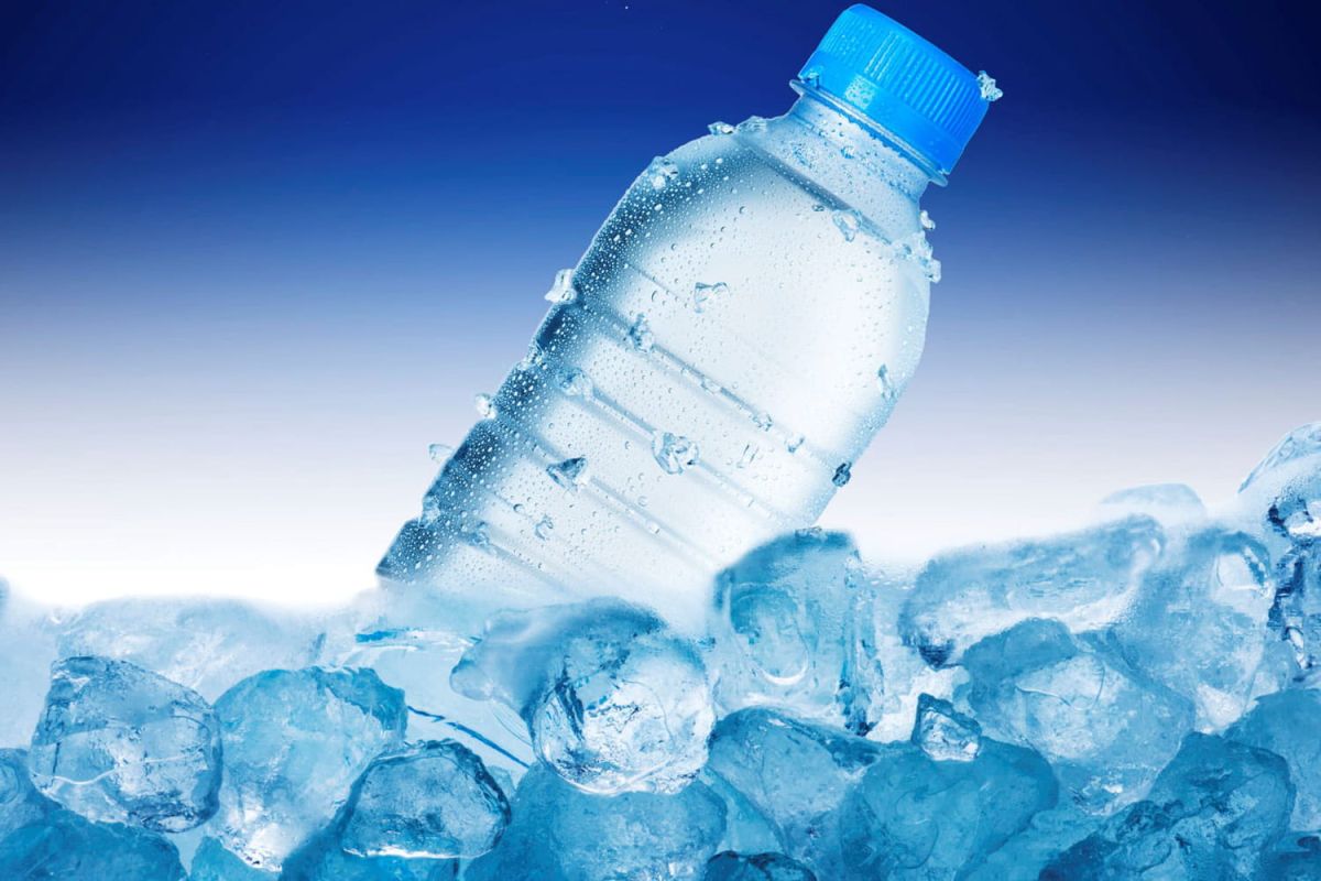 Comment rafraîchir une bouteille rapidement ?