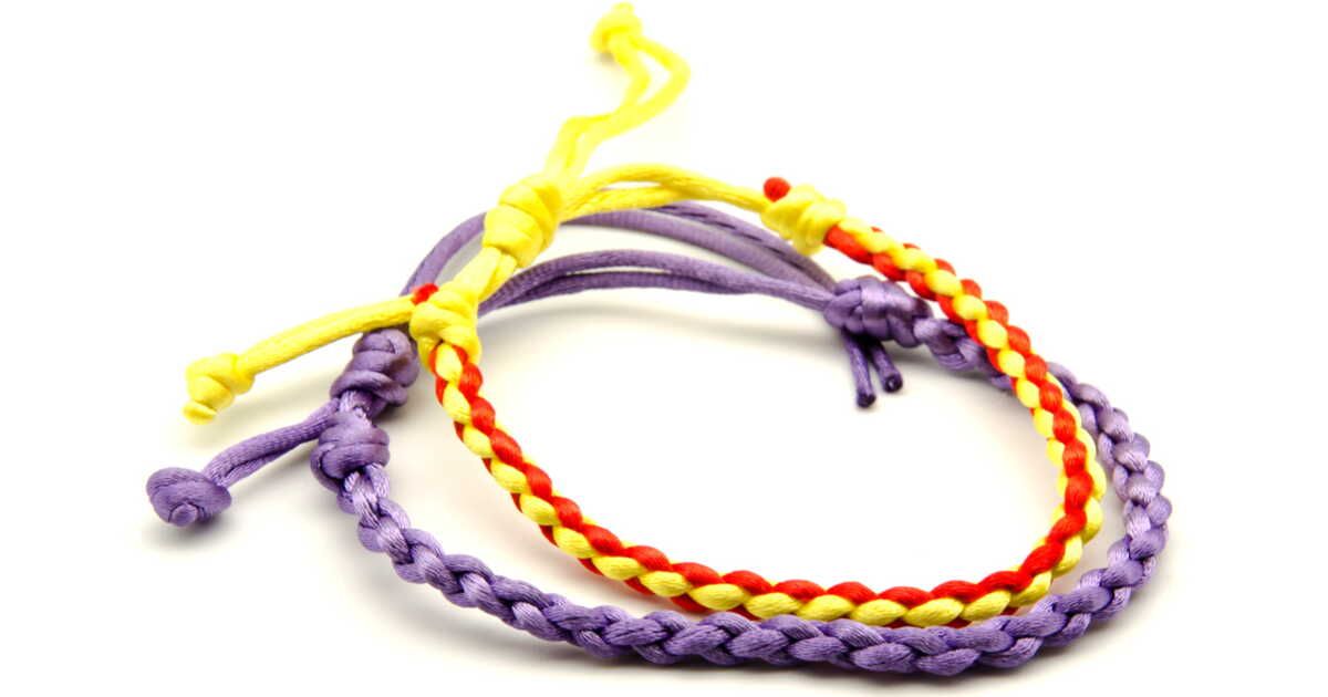 Découvrez l'art du bracelet Kumihimo à 4 fils