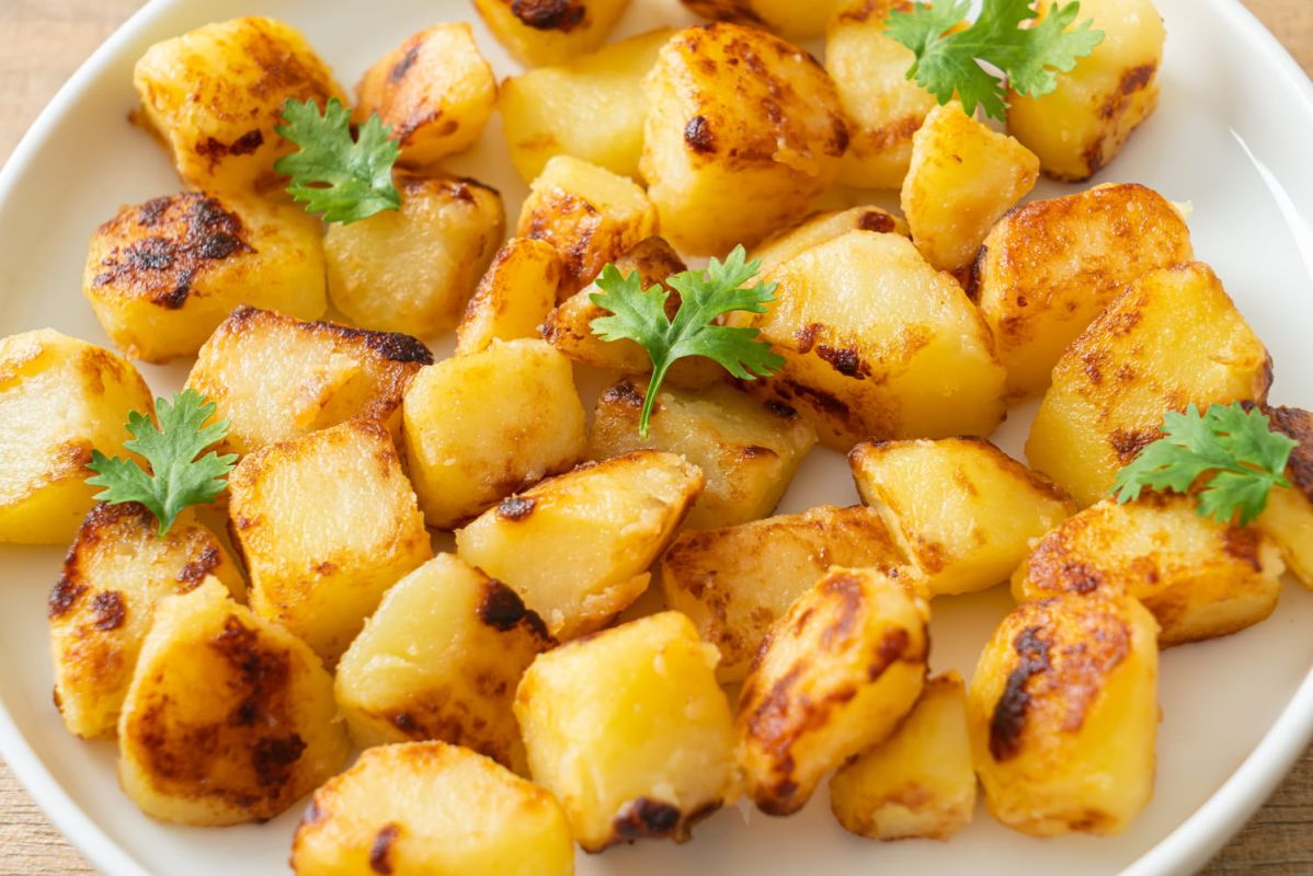 Des pommes de terre croustillantes sans friteuse : découvrez la méthode infaillible